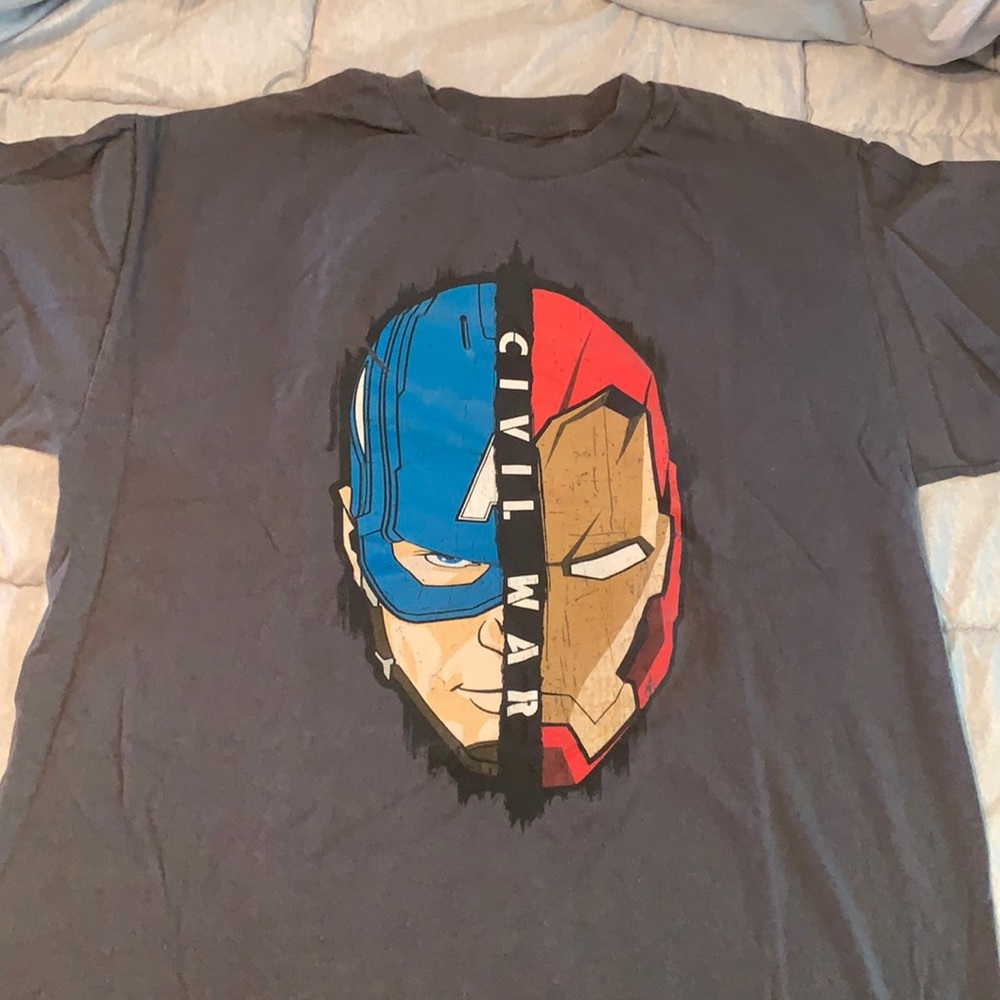 Marvel Comics Civil War Cap vs. Iron Man Men’s Tee